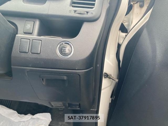 Toyota VOXY 2011-12 8797903-14