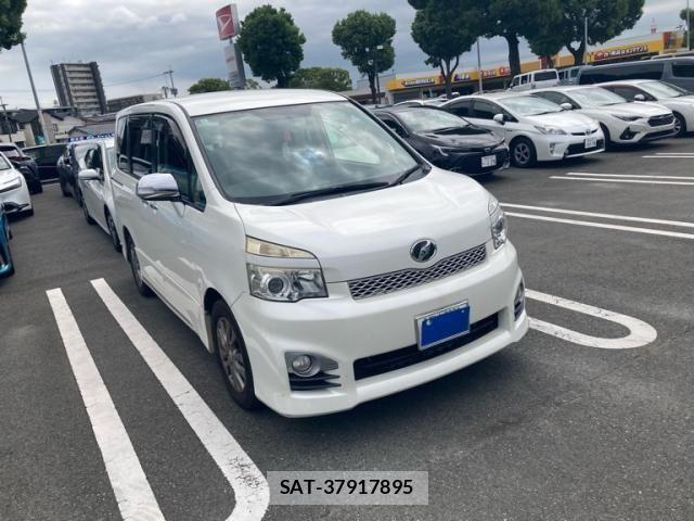 Toyota VOXY 2011-12 8797903-1