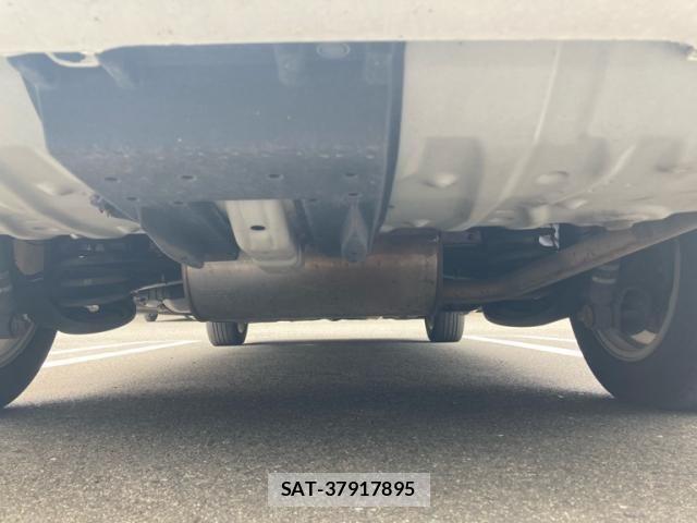 Toyota VOXY 2011-12 8797903-25
