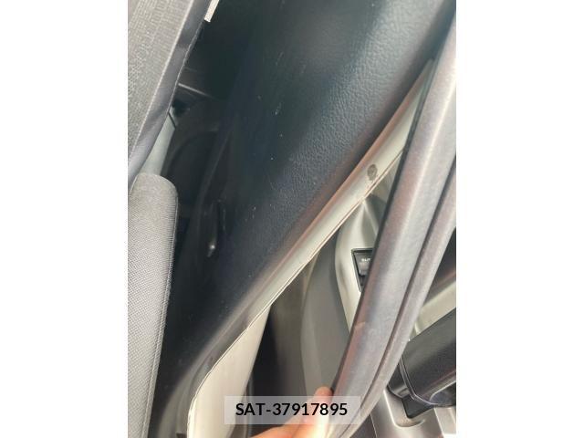 Toyota VOXY 2011-12 8797903-27