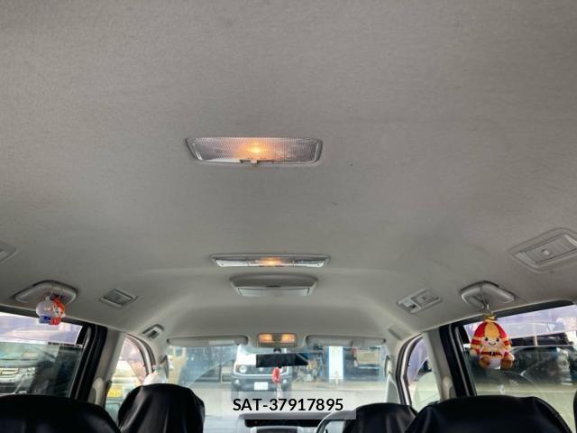 Toyota VOXY 2011-12 8797903-5