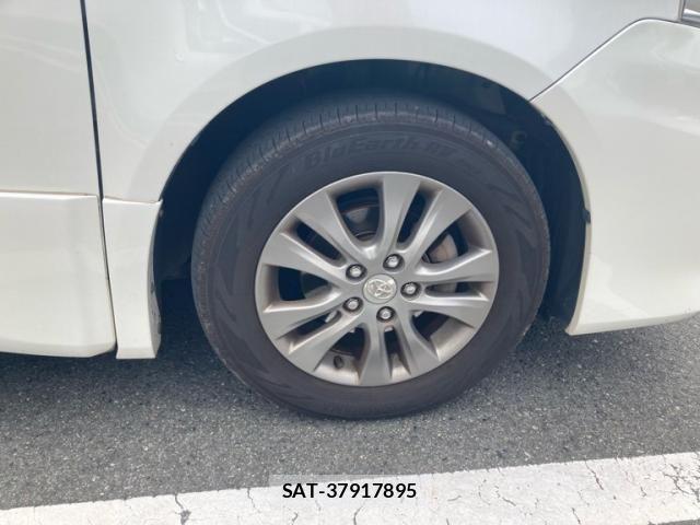 Toyota VOXY 2011-12 8797903-7