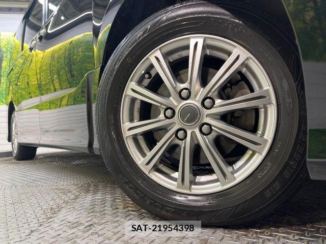 Toyota VOXY 2019-03 8797890-12