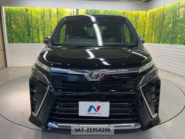 Toyota VOXY 2019-03 8797890-13