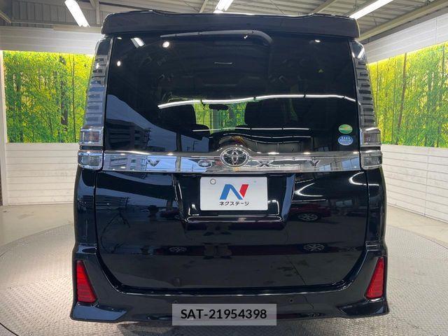 Toyota VOXY 2019-03 8797890-14