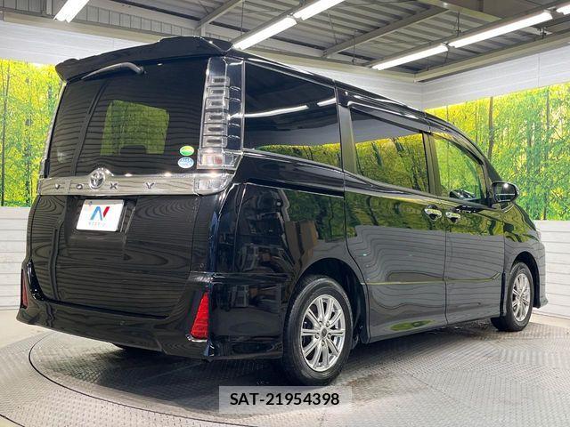 Toyota VOXY 2019-03 8797890-16