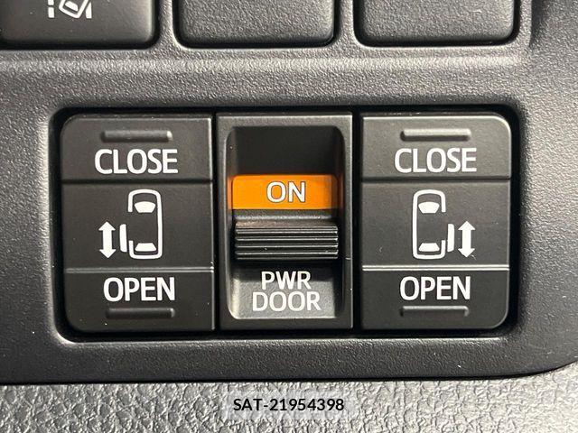 Toyota VOXY 2019-03 8797890-3