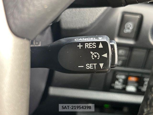 Toyota VOXY 2019-03 8797890-4