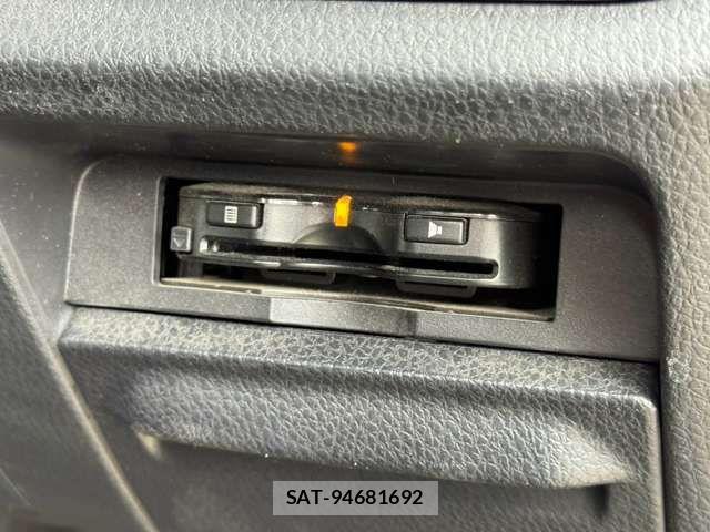 Toyota VOXY 2016-12 8797895-9