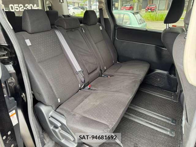 Toyota VOXY 2016-12 8797895-13