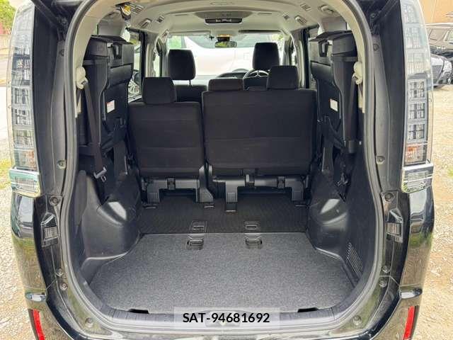 Toyota VOXY 2016-12 8797895-15