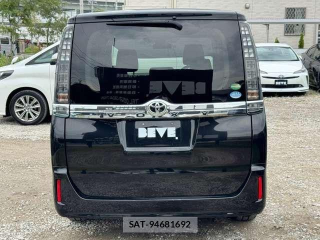 Toyota VOXY 2016-12 8797895-19