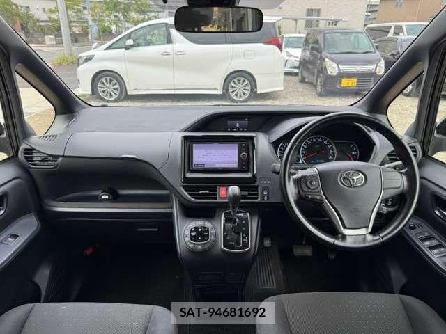Toyota VOXY 2016-12 8797895-3