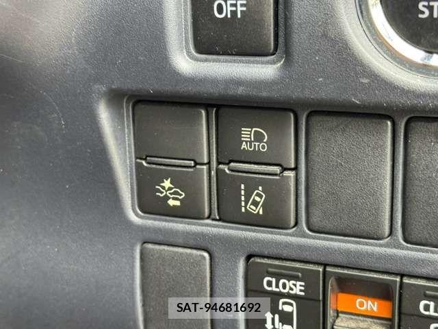 Toyota VOXY 2016-12 8797895-8