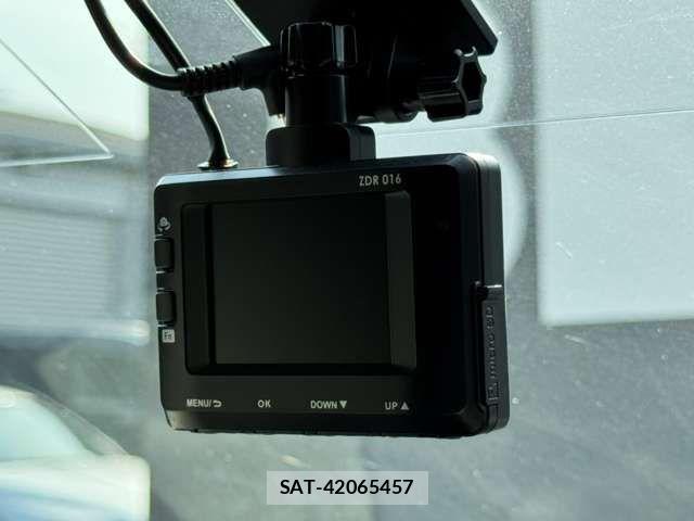 Toyota VOXY 2016-04 8797897-10