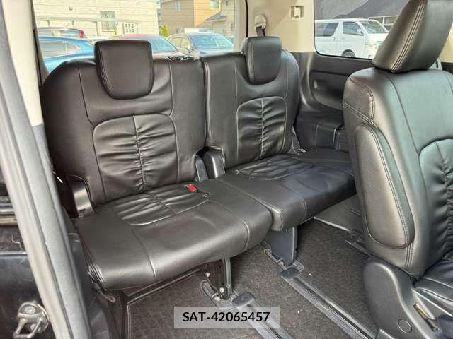Toyota VOXY 2016-04 8797897-13