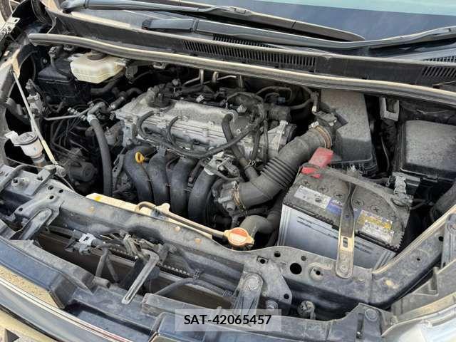Toyota VOXY 2016-04 8797897-15