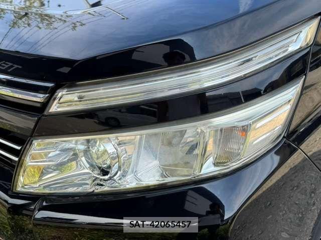 Toyota VOXY 2016-04 8797897-16