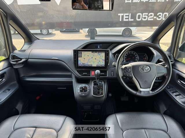 Toyota VOXY 2016-04 8797897-3