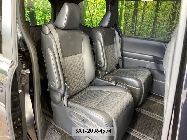 Toyota VOXY 2024-06 8797882-8