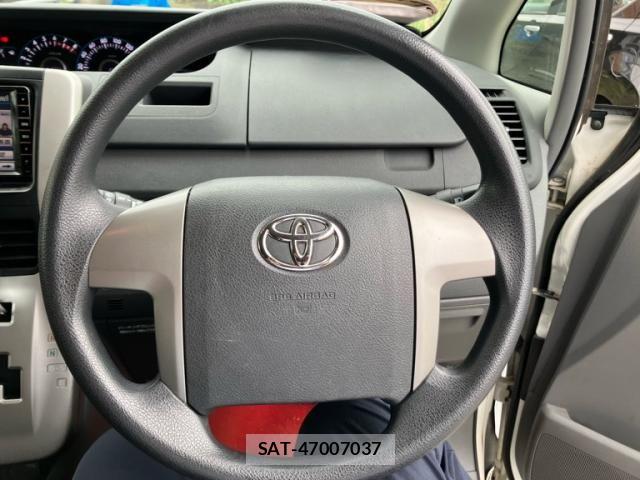 Toyota VOXY 2010-02 8797904-19
