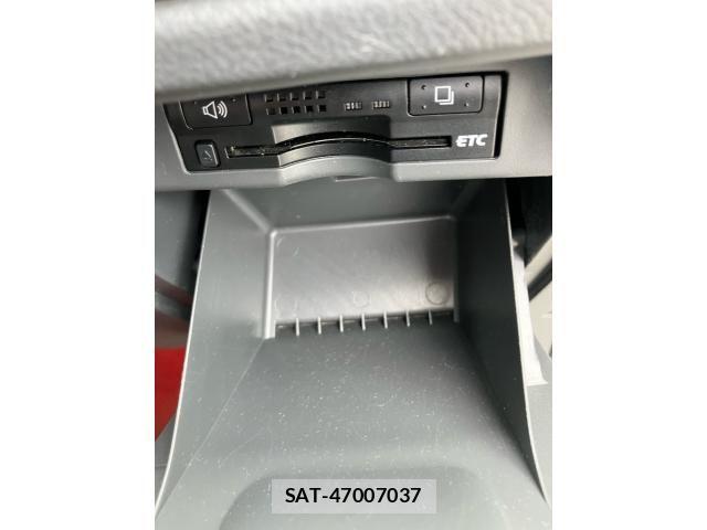 Toyota VOXY 2010-02 8797904-25