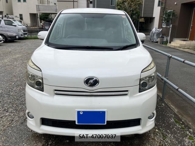 Toyota VOXY 2010-02 8797904-2