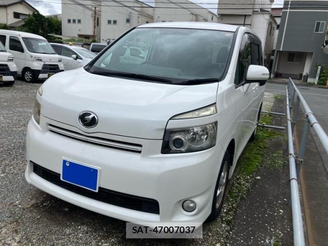 Toyota VOXY 2010-02 8797904-4