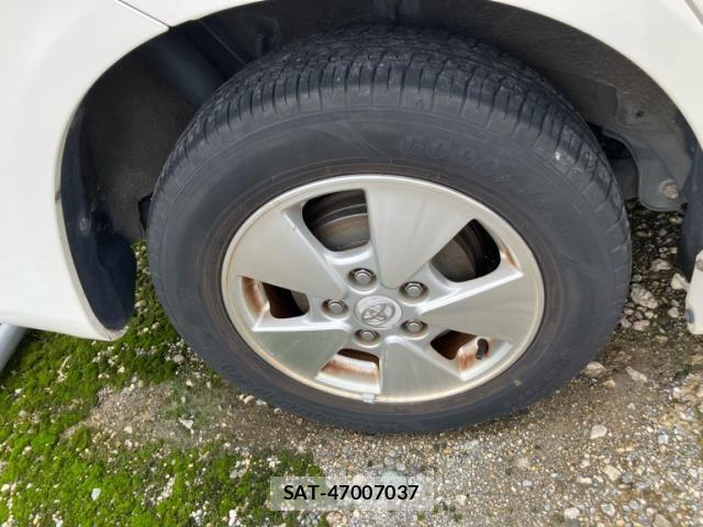 Toyota VOXY 2010-02 8797904-8