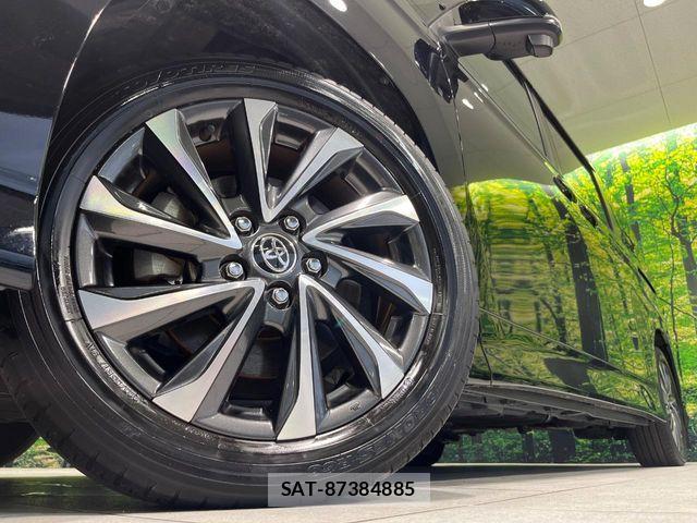 Toyota VOXY 2022-08 8797880-12