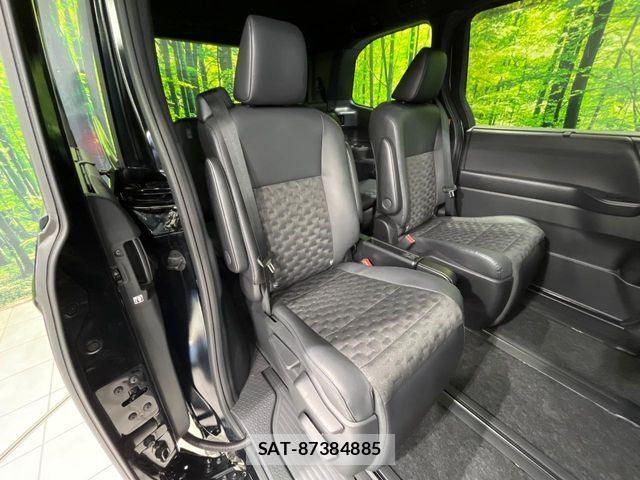 Toyota VOXY 2022-08 8797880-8