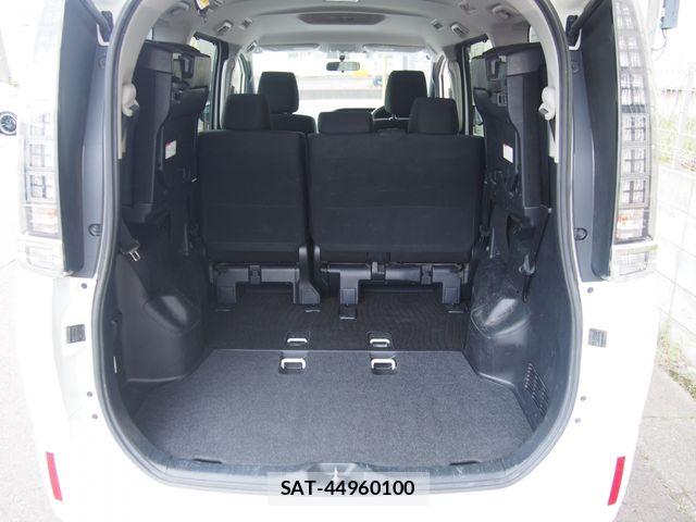 Toyota VOXY 2016-09 8797900-9