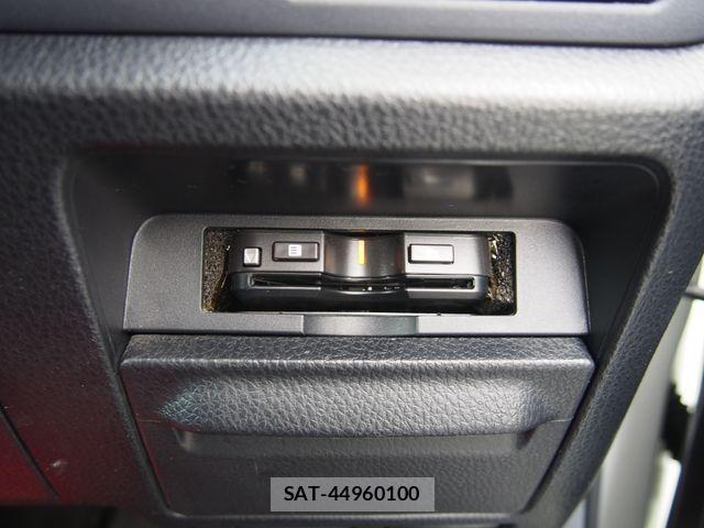 Toyota VOXY 2016-09 8797900-15