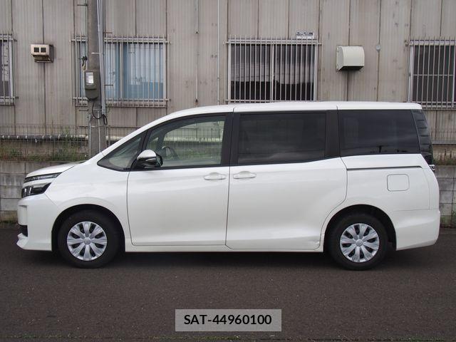 Toyota VOXY 2016-09 8797900-18
