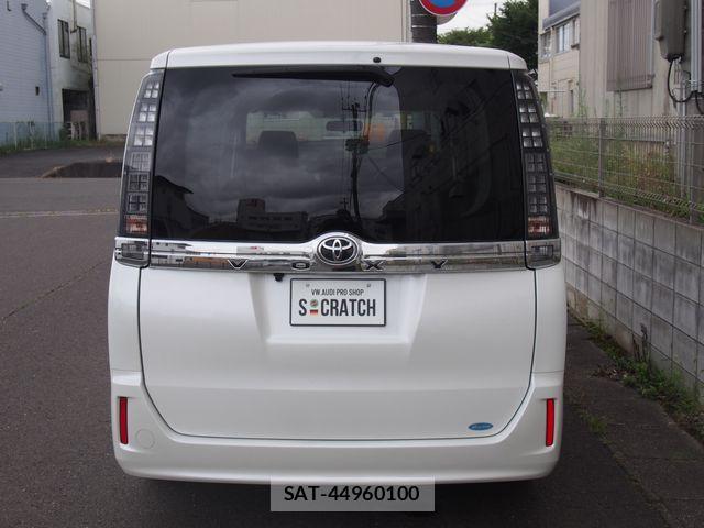 Toyota VOXY 2016-09 8797900-19