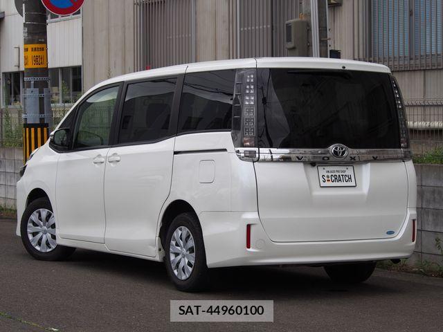 Toyota VOXY 2016-09 8797900-2