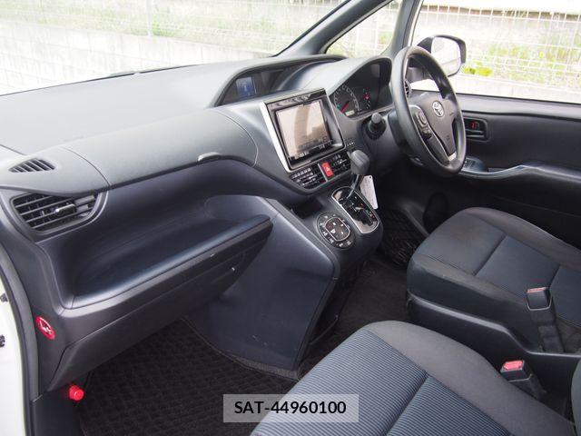 Toyota VOXY 2016-09 8797900-5
