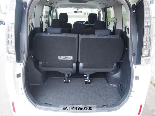 Toyota VOXY 2016-09 8797900-8
