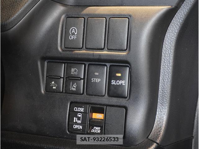 Toyota VOXY 2019-05 8797886-20