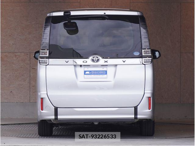 Toyota VOXY 2019-05 8797886-3