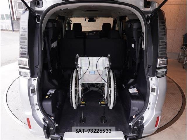 Toyota VOXY 2019-05 8797886-6