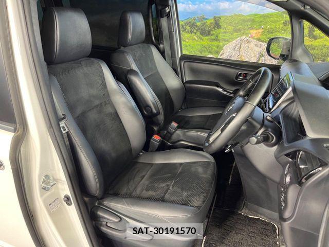Toyota VOXY 2020-12 8797887-9