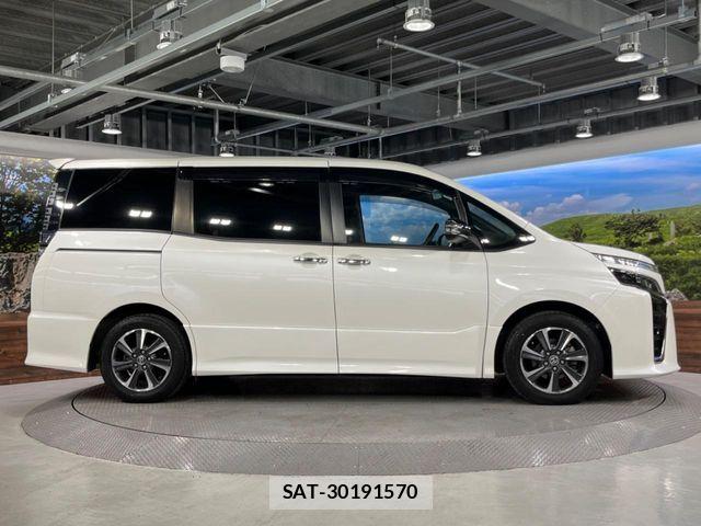 Toyota VOXY 2020-12 8797887-16