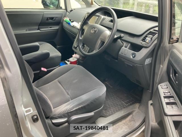 Toyota VOXY 2009-09 8797906-7