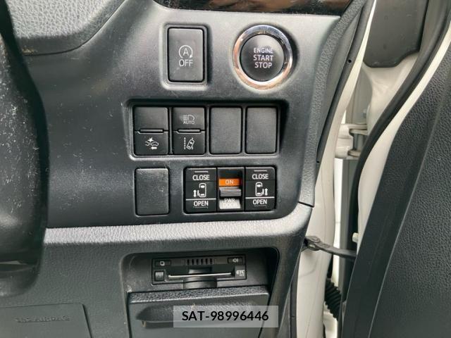 Toyota VOXY 2019-02 8797896-9