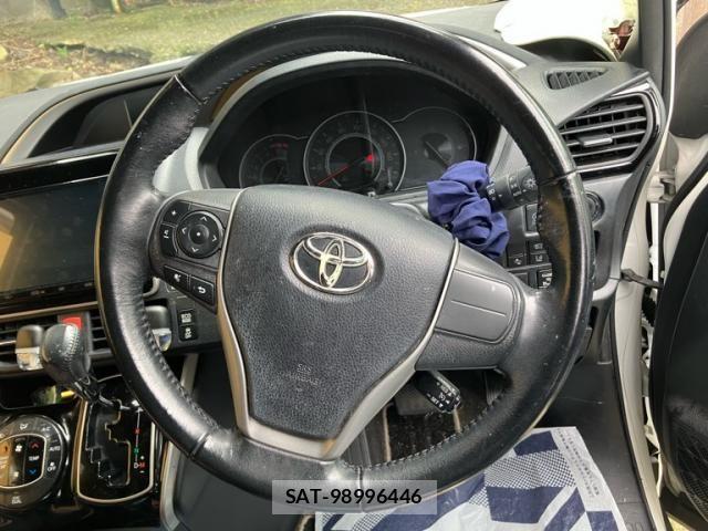 Toyota VOXY 2019-02 8797896-10