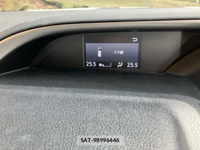 Toyota VOXY 2019-02 8797896-12