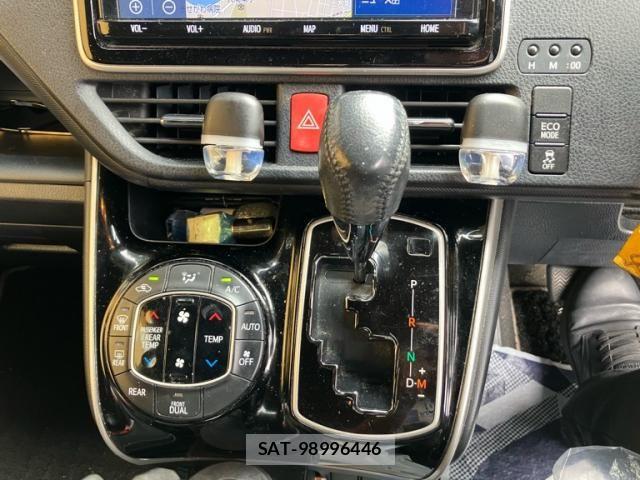 Toyota VOXY 2019-02 8797896-13