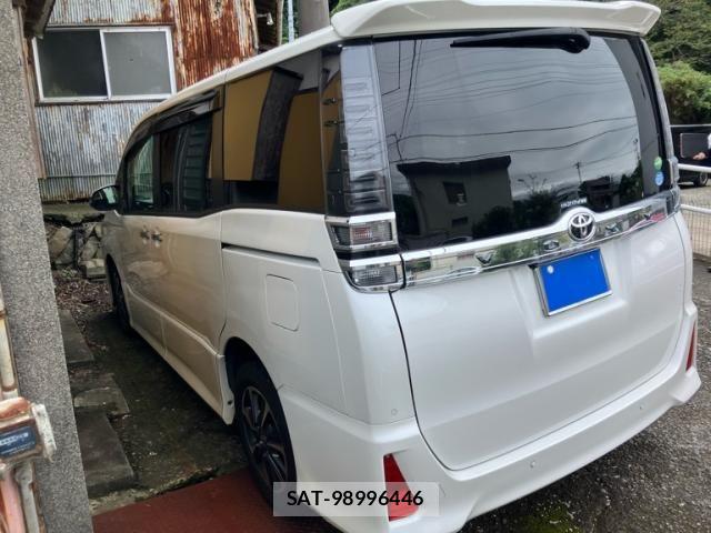 Toyota VOXY 2019-02 8797896-2
