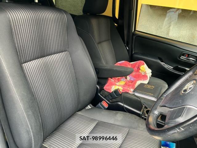 Toyota VOXY 2019-02 8797896-5